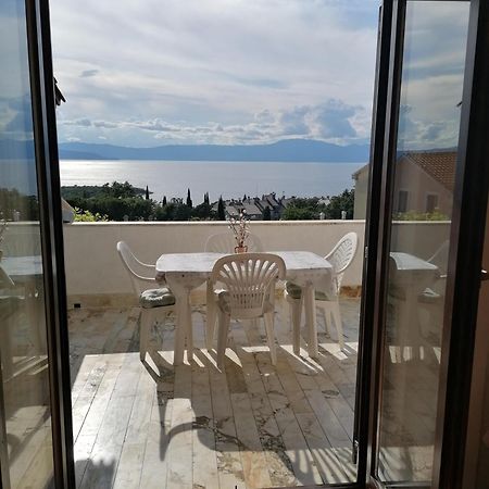 Apartment Domijan By El-Pi Tours Нивице Екстериор снимка