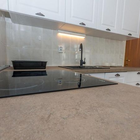 Apartment Domijan By El-Pi Tours Нивице Екстериор снимка
