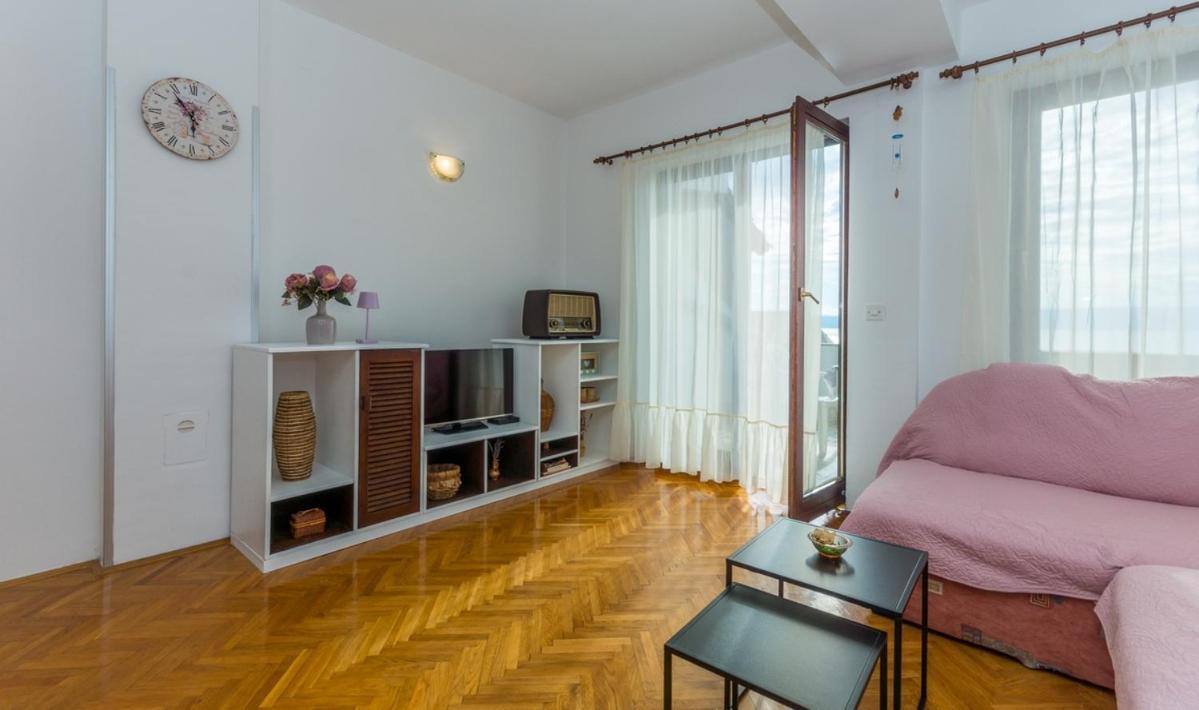 Apartment Domijan By El-Pi Tours Нивице Екстериор снимка