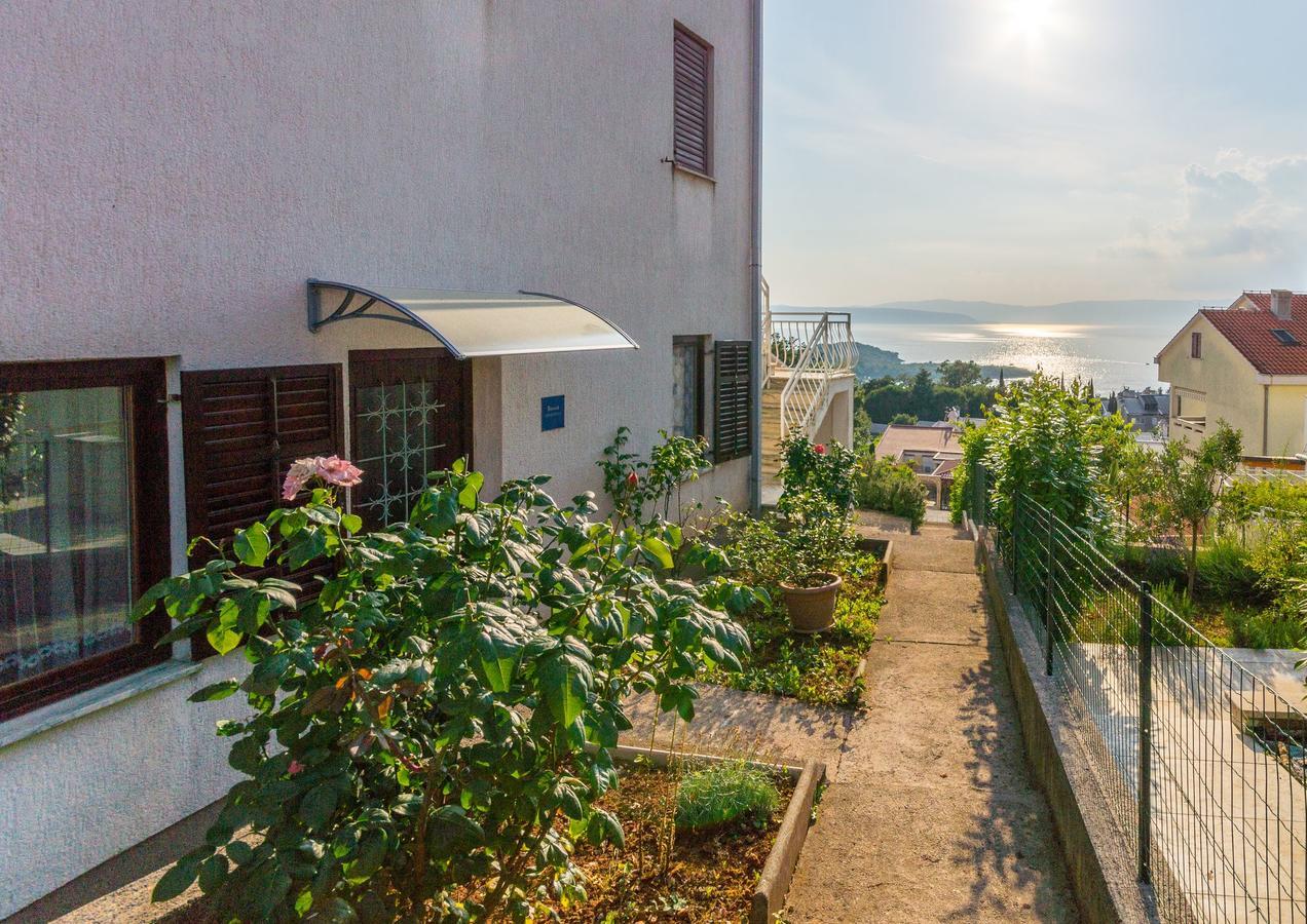 Apartment Domijan By El-Pi Tours Нивице Екстериор снимка